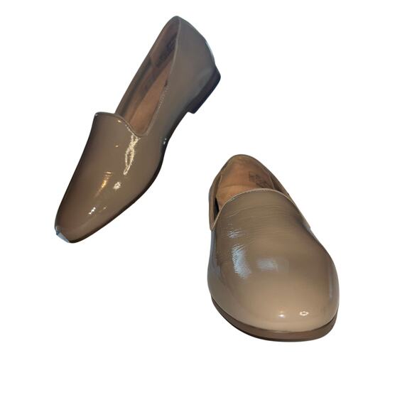 NEW Vionic Willa Womens Sleek Leather Slip-on Loafers Taupe Leather - 7.5 Medium - Picture 3 of 8